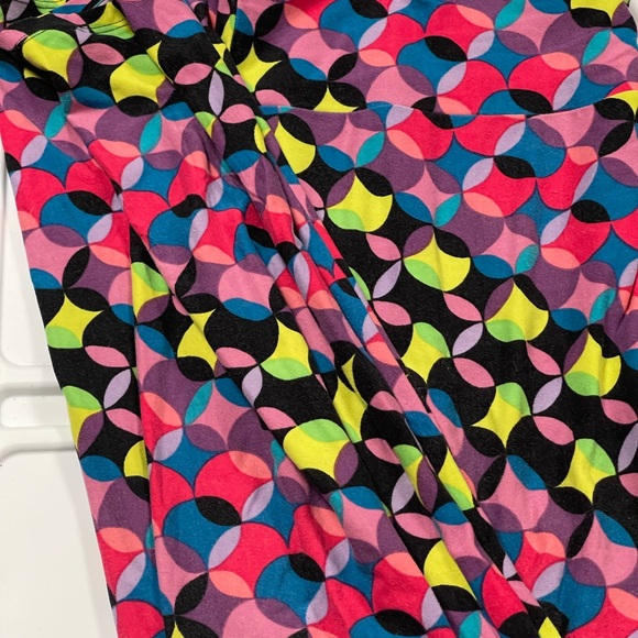 LulaRoe TC Colorful Geometric Patterned Leggings —All LulaRoe Buy 2 Get 1 Free - Picture 1 of 2
